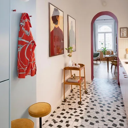 Slow Furniture Appartement *